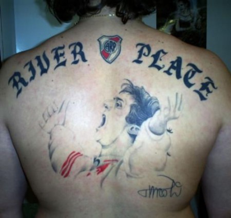 el enzo  en la espalda  tattoos by sergio